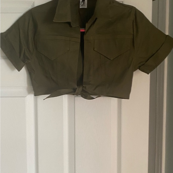 Fashion Nova Olive Green Cropped Button-Front Shirt with Tie - Picture 2 of 8